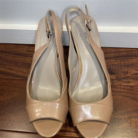 nine west tan heels